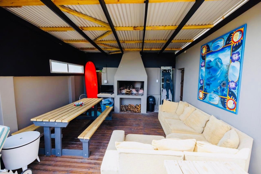5 Bedroom Property for Sale in Wavecrest Eastern Cape